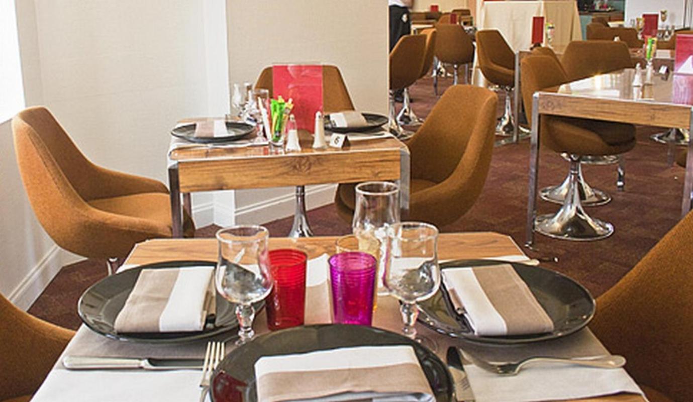 Logis Hotel De France Restaurant Le Lucullus Montmorillon Exterior foto