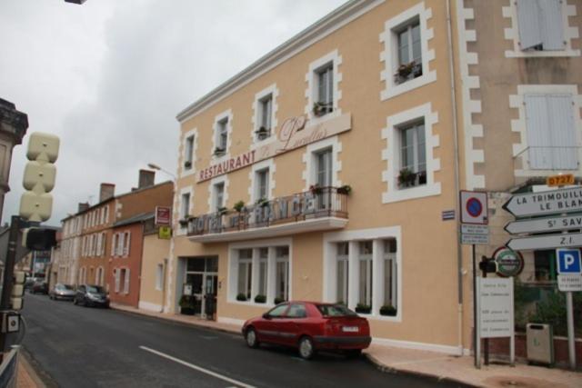 Logis Hotel De France Restaurant Le Lucullus Montmorillon Exterior foto